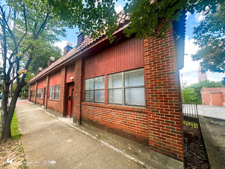 More Photos Of 530 NE Parkway Dr, Atlanta Apartments For Sale