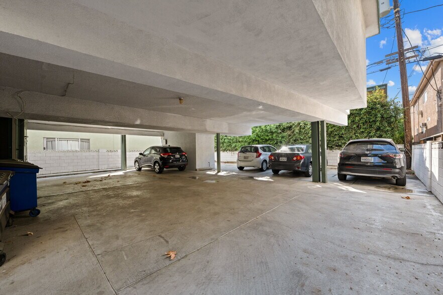 More Photos Of 3623 Clarington Ave, Los Angeles Apartments For Sale