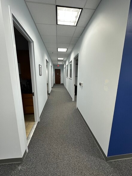More Photos Of 4229 Lafayette Center Dr, Chantilly Business Park For Lease