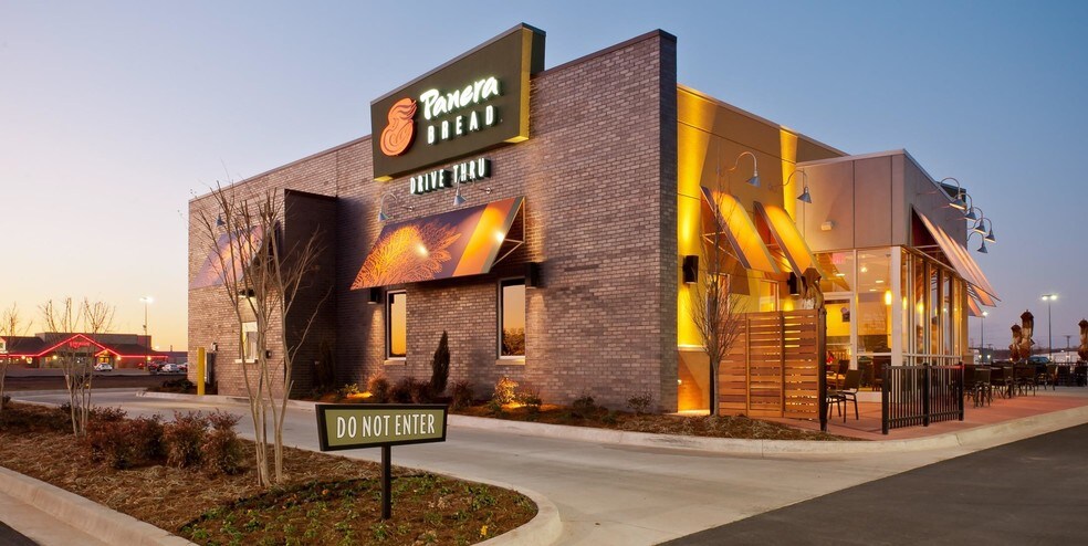 More Photos Of 4104 Dowlen Rd, Beaumont Freestanding For Lease