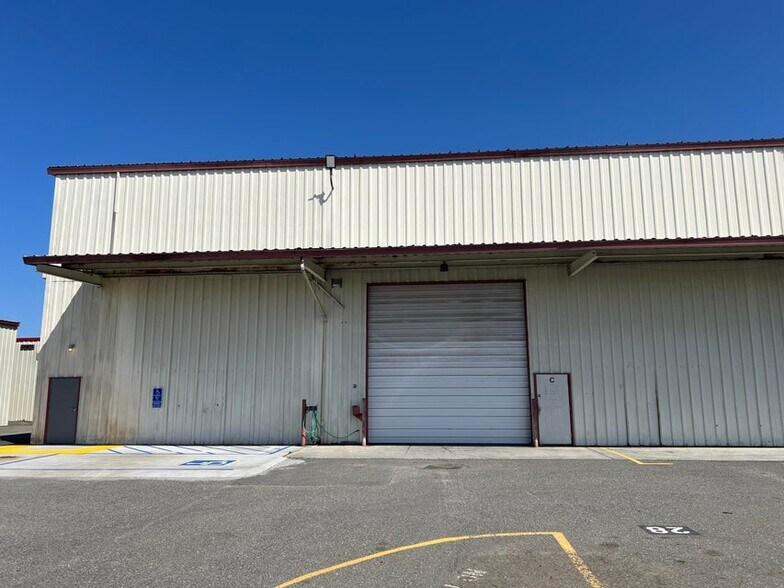 More Photos Of 716 W Cedar St, Eureka Warehouse For Lease