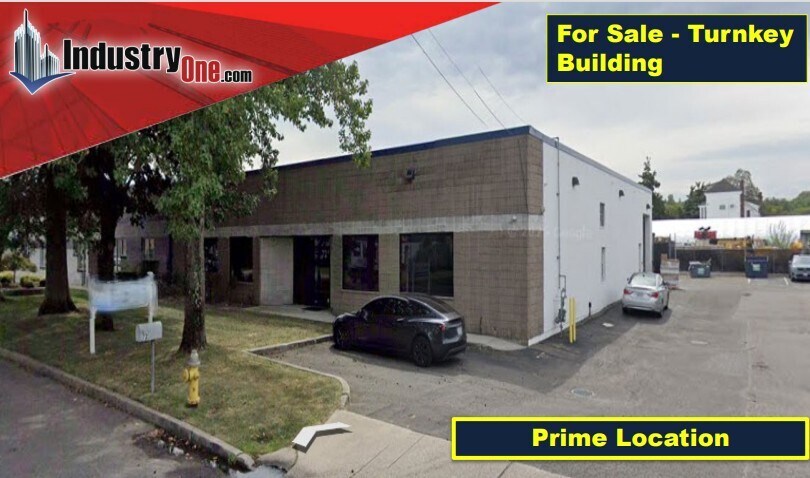 Primary Photo Of 72 Otis St, West Babylon Flex For Sale