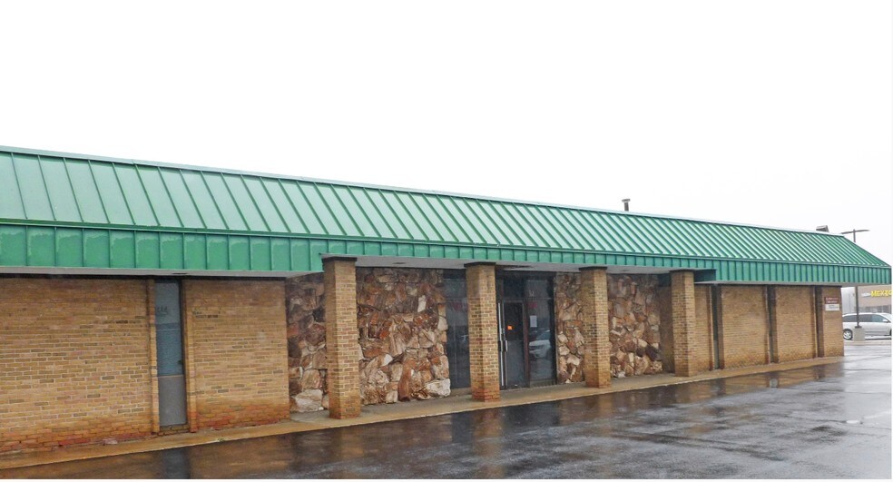 More Photos Of 2999 E Big Beaver Rd, Troy Medical For Lease