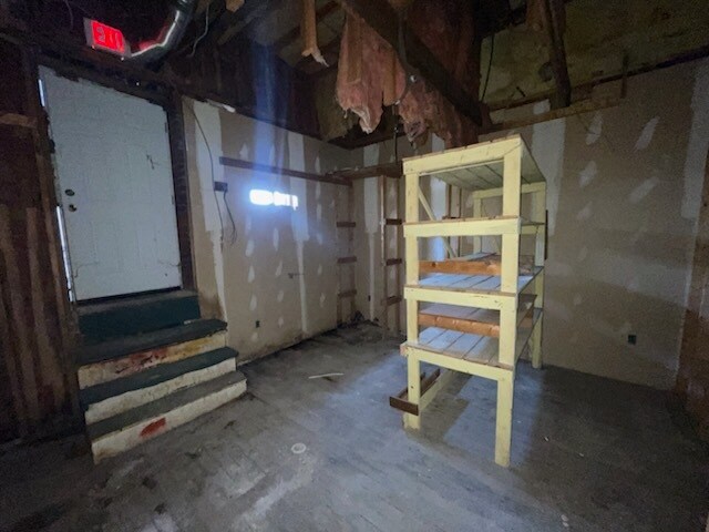 More Photos Of 508 Locust St, Middletown Storefront For Lease