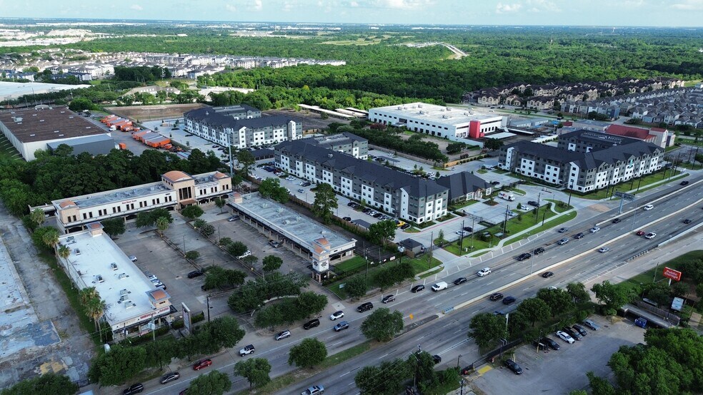 More Photos Of 10019 Main St, Houston Office For Lease