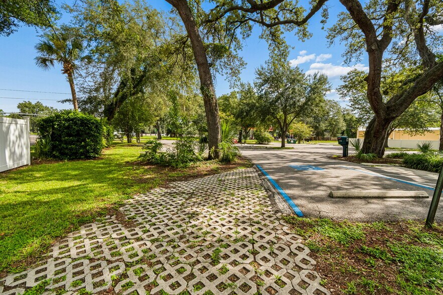 More Photos Of 4001 Skipper Rd, Tampa Schools For Sale
