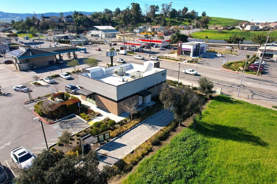 More Photos Of 111 San Felipe Rd, Hollister Restaurant For Sale