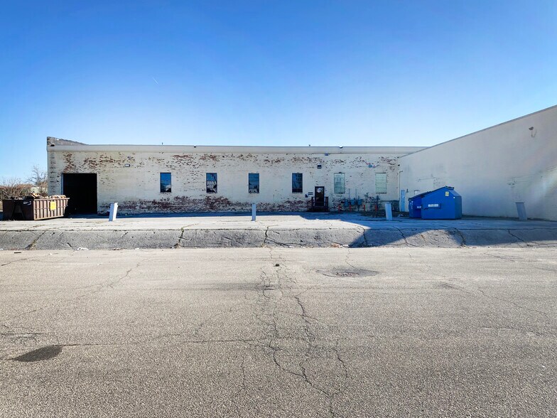 More Photos Of 244 Olive St, South Bend Light Manufacturing For Lease