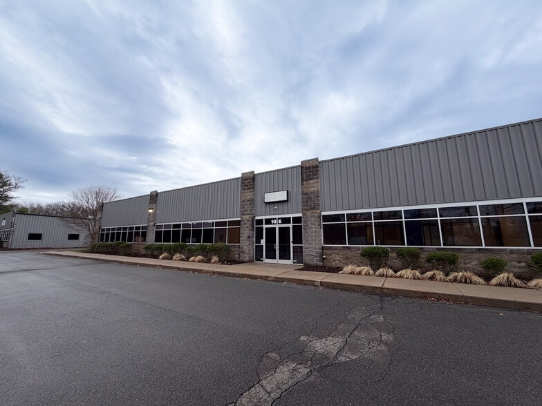 More Photos Of 10 County Line Dr, Cromwell Warehouse For Sale