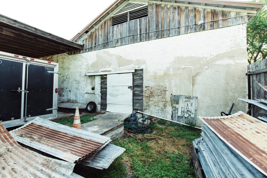 More Photos Of 75 Main St, Maxwell Warehouse For Lease