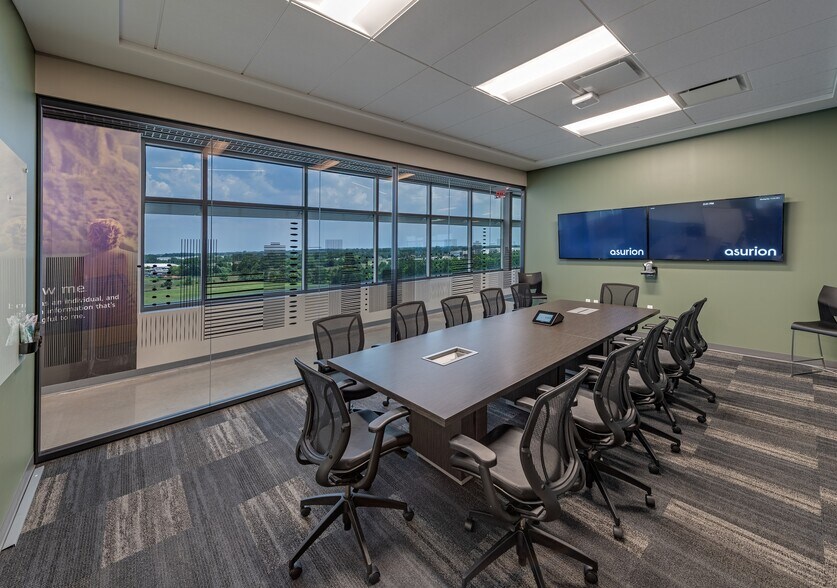 More Photos Of 10720 W Sam Houston Pky N, Houston Office For Lease