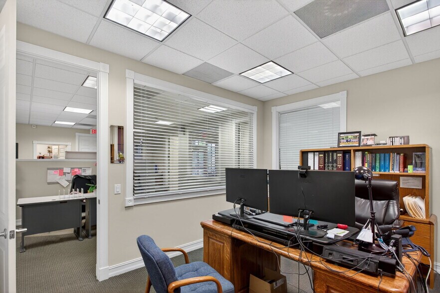 More Photos Of 5521 N University Dr, Coral Springs Office For Sale