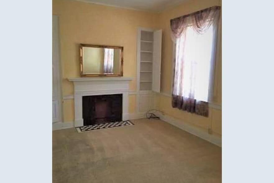 More Photos Of 16 N Main St, London Office For Lease