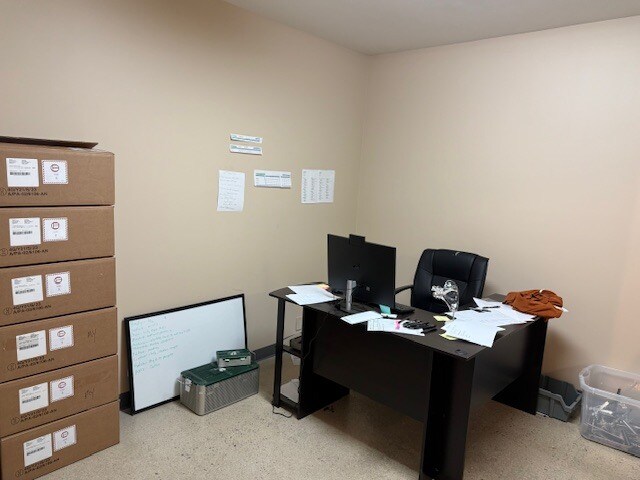 More Photos Of 3330 S 300 W, Salt Lake City Showroom For Lease