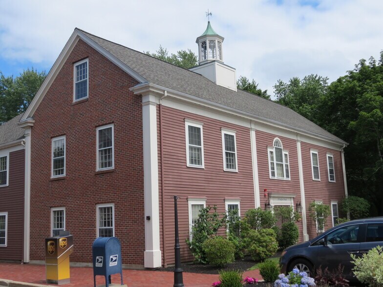 More Photos Of 33 Bedford St, Lexington Medical For Lease