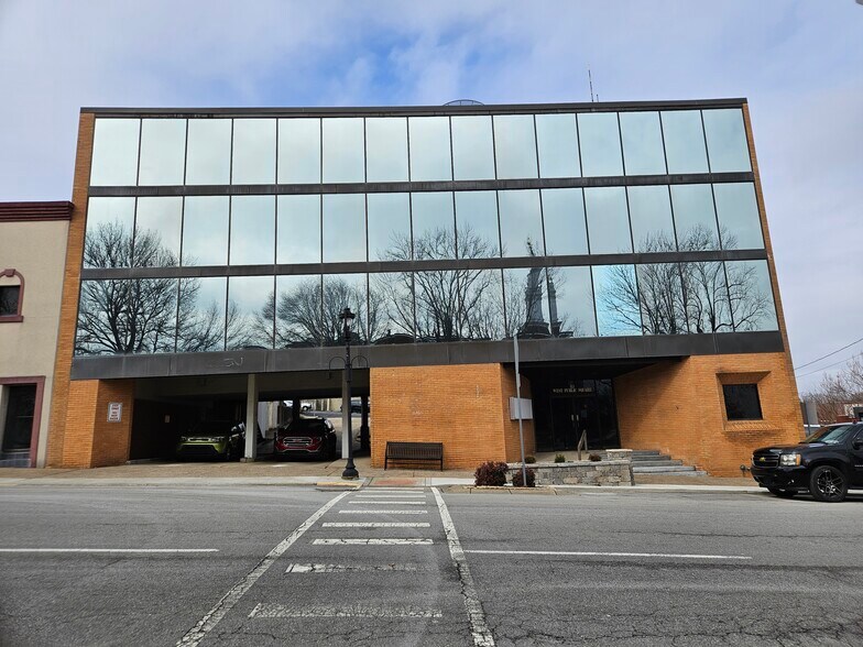 More Photos Of 113 W Public Sq, Glasgow Office For Sale