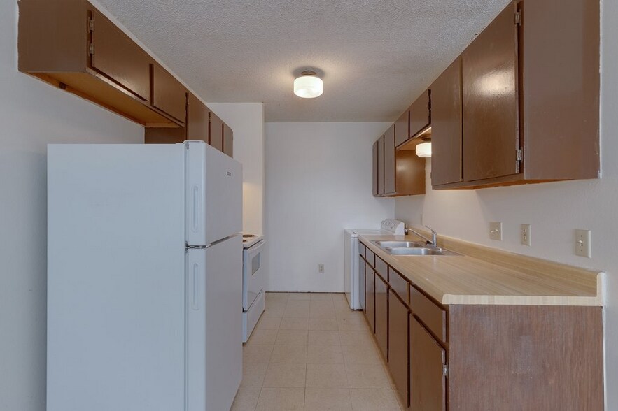 More Photos Of 225 E Hickory St, Hesston Apartments For Sale