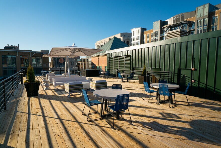 More Photos Of 2000 14th St N, Arlington Office For Lease