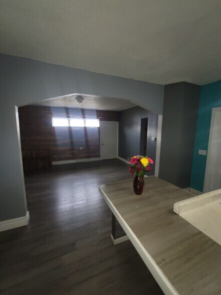 More Photos Of 2536 Indianapolis Ave, Indianapolis Apartments For Sale