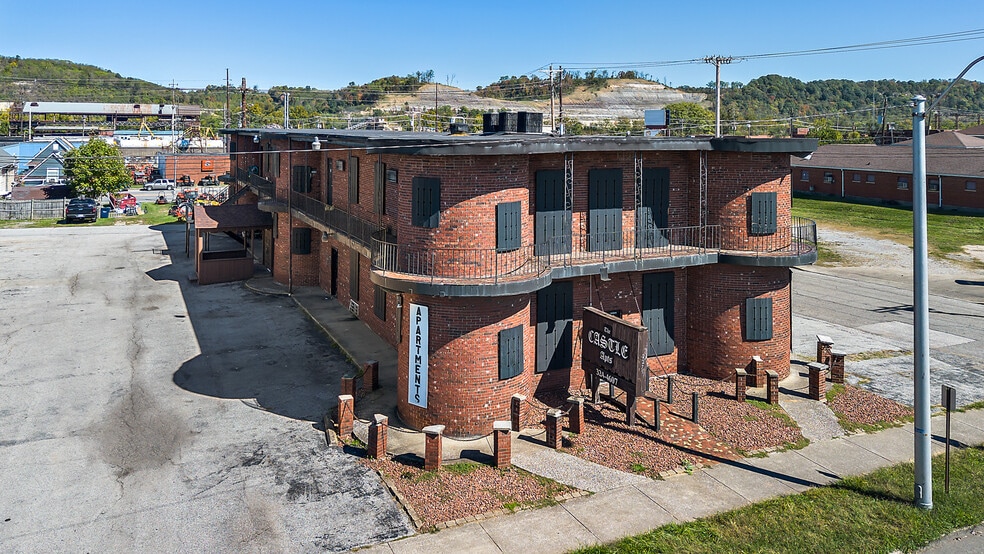 More Photos Of 2275 Winchester Ave, Ashland Apartments For Sale