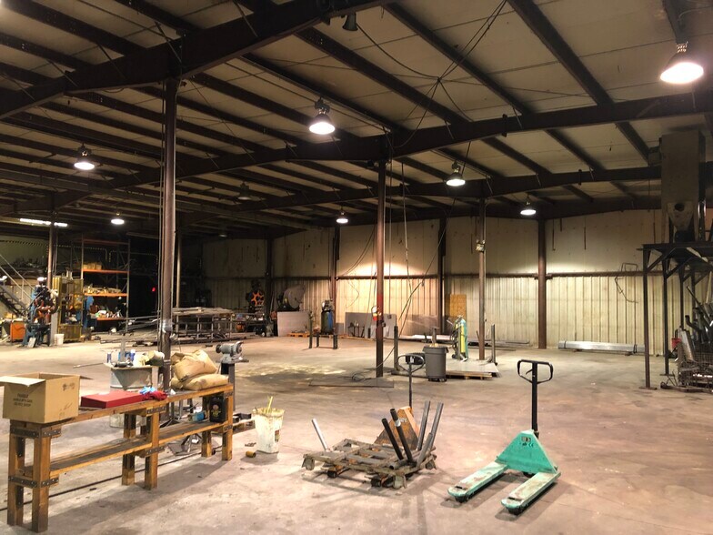 More Photos Of 6124 Potters, Plumsteadville Manufacturing For Sale