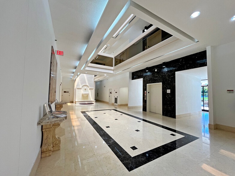 More Photos Of 900 E Indiantown Rd, Jupiter Office For Lease