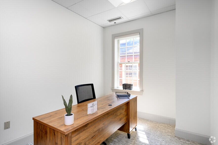 More Photos Of 600 Cameron St, Alexandria Office For Lease