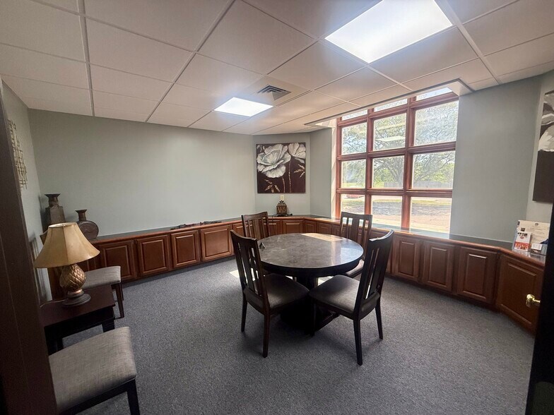 More Photos Of 2251 N Woodlawn Blvd, Wichita Medical For Sale