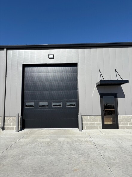 More Photos Of 5062 N 264th Cir, Valley Warehouse For Lease