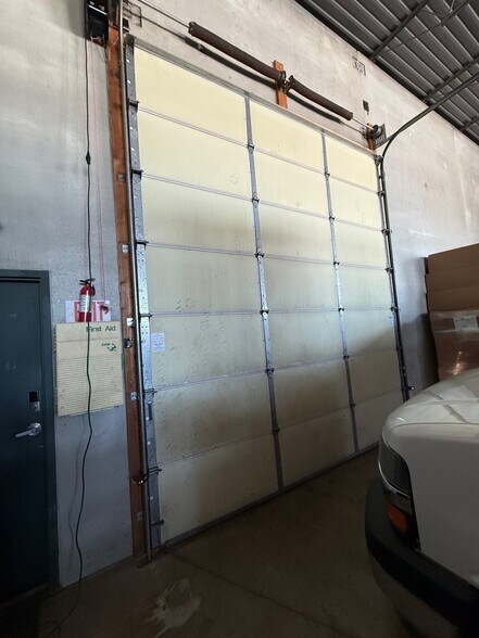 More Photos Of 1120 Mitchell Ct, Crystal Lake Showroom For Sale