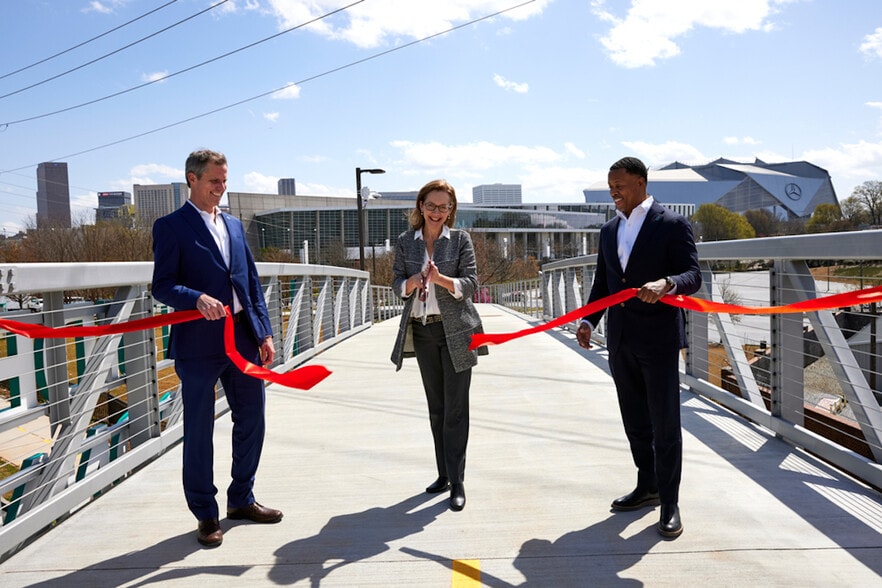 More Photos Of 400 Northside Dr NW, Atlanta Showroom For Lease