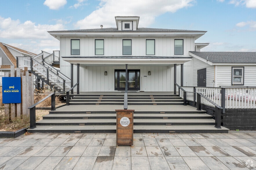 More Photos Of 25 Cayuga Walk, Ocean Bay Park Hotel For Sale