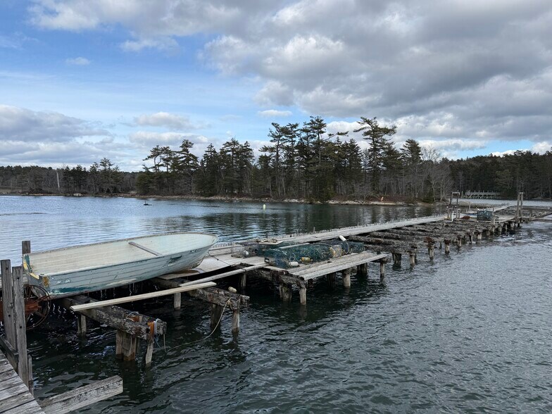 More Photos Of 37 Knickerkane Rd, Boothbay Marina For Sale