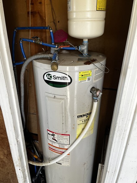 More Photos Of 451 N Wilson Rd, Radcliff Freestanding For Sale