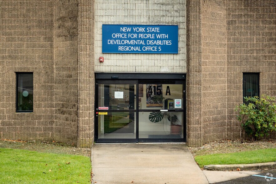 More Photos Of 415 Oser Ave, Hauppauge Warehouse For Lease