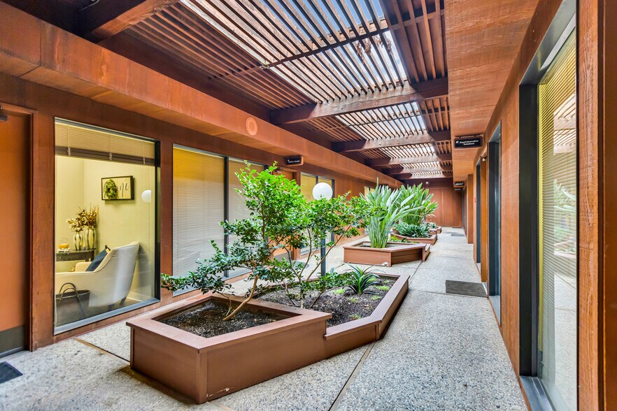 More Photos Of 8788 Elk Grove Blvd, Elk Grove Unknown For Lease