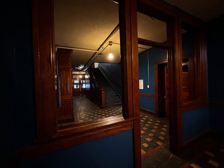More Photos Of 512 N Lincoln St, Bay City Apartments For Sale