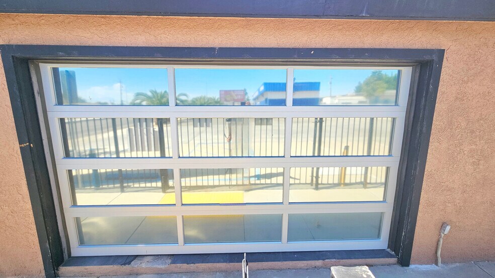 More Photos Of 306-308 Roberts Ln, Bakersfield Storefront Retail Residential For Sale