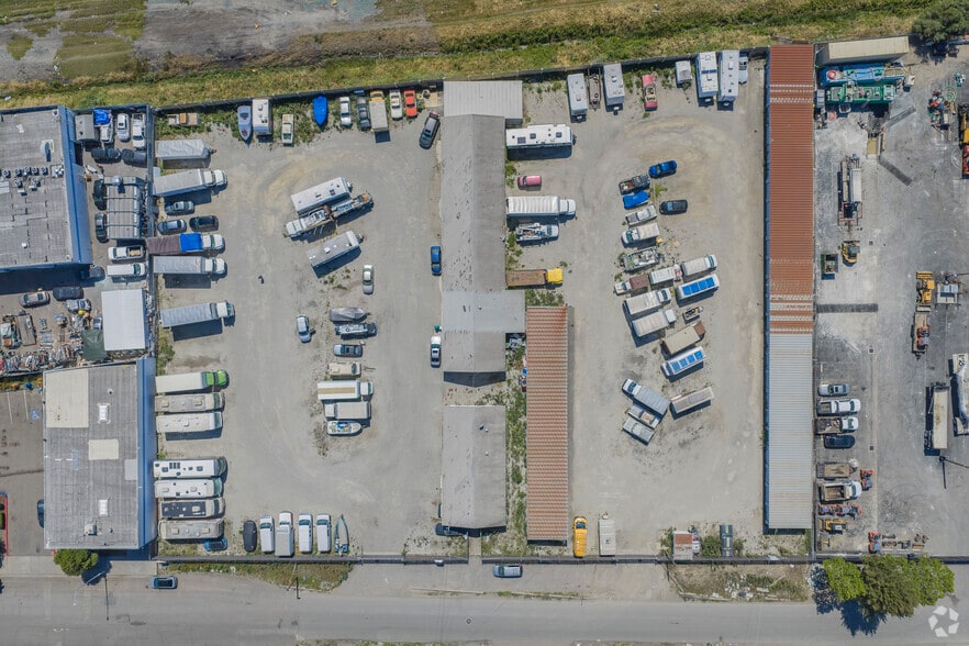 More Photos Of 29480 Pacific St, Hayward Self Storage For Sale