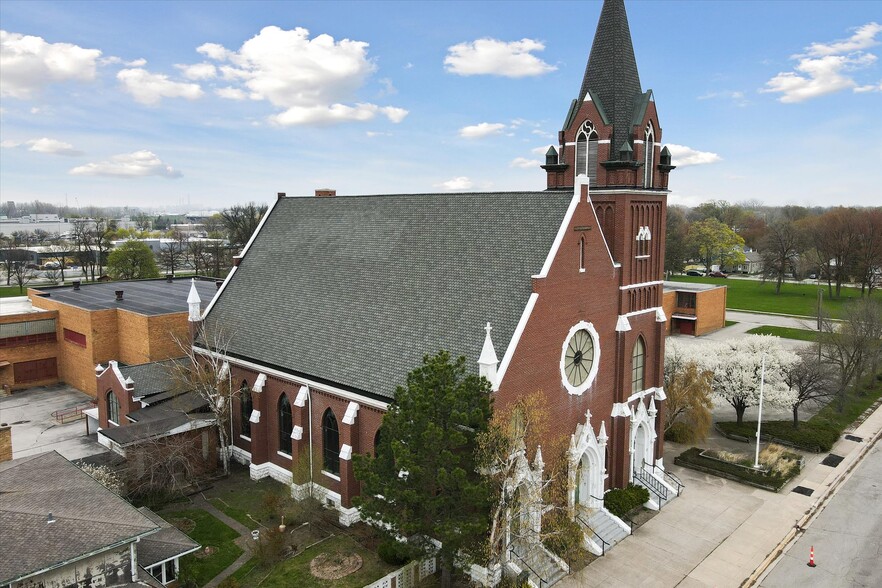 Primary Photo Of 1120 N Grant St, Bay City Religious Facility For Sale