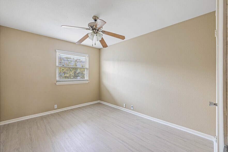 More Photos Of 525 11th St, Galveston Apartments For Sale