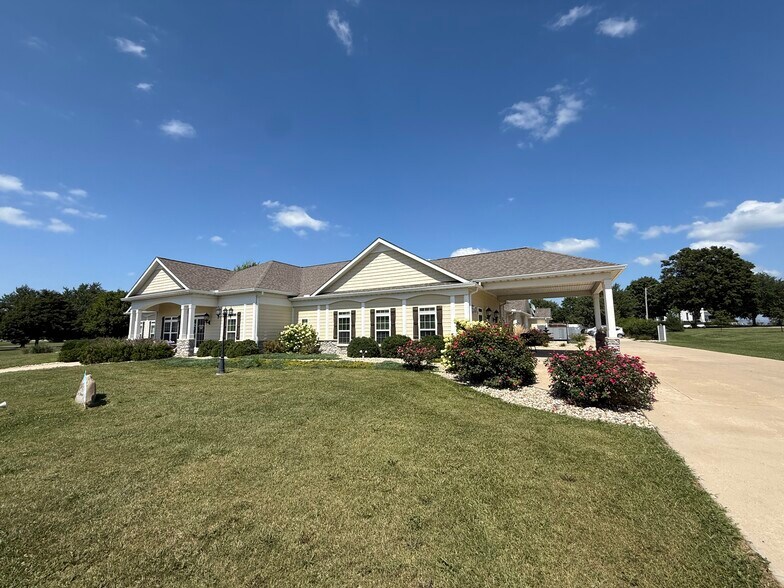 Primary Photo Of 15+/- Bed Memory Care Illinois Near Peoria, Elmwood Assisted Living For Sale