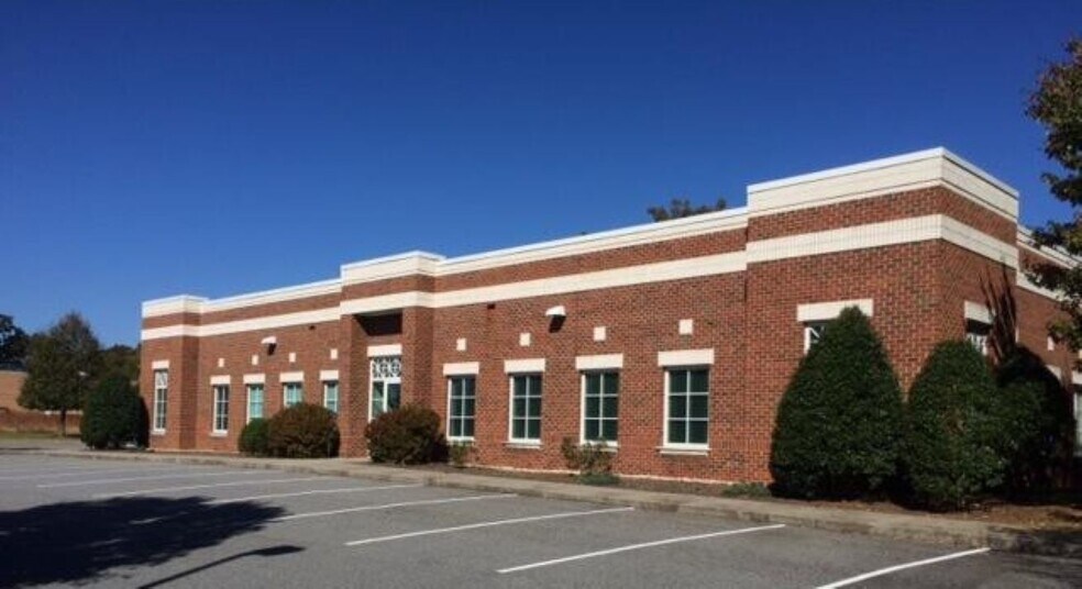 Primary Photo Of 1940 3rd Avenue Ln SE, Hickory Office For Lease