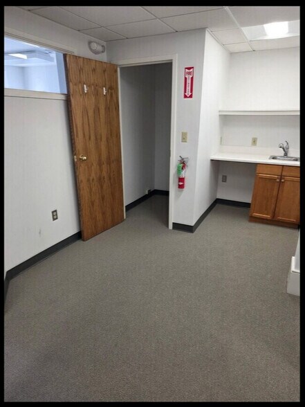 More Photos Of 27 Main St, Concord Storefront Retail Office For Lease