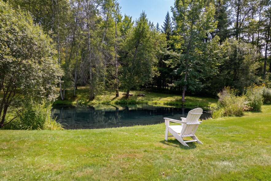 More Photos Of 54 Red Clover Ln, Mendon Hotel For Sale