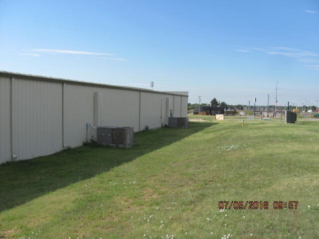 More Photos Of 101 E Lafayette Ave, Abilene Storefront For Sale