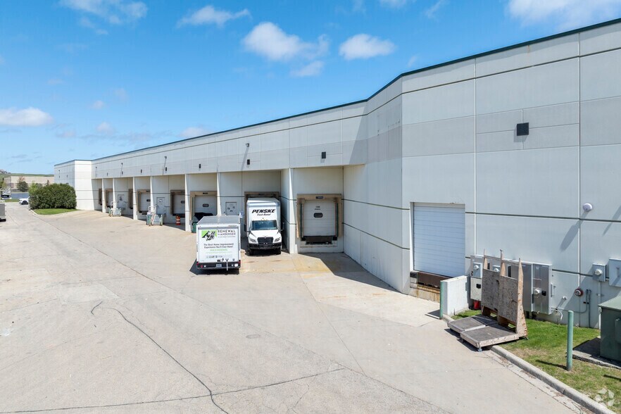 More Photos Of 2230-2300 Ridge Dr, Glenview Warehouse For Lease