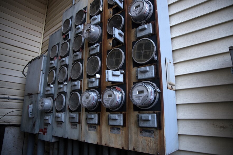 More Photos Of 24 Pleasant St, Conway Office For Sale