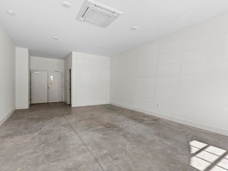 More Photos Of 315 Haywood Rd, Asheville Storefront Retail Residential For Sale