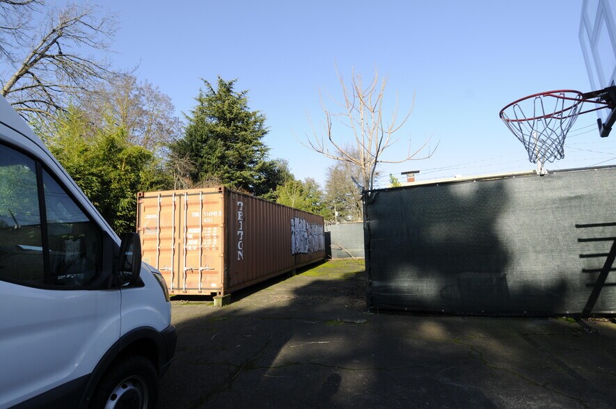 More Photos Of 2203 NE Martin Luther King Jr Blvd, Portland Light Manufacturing For Lease